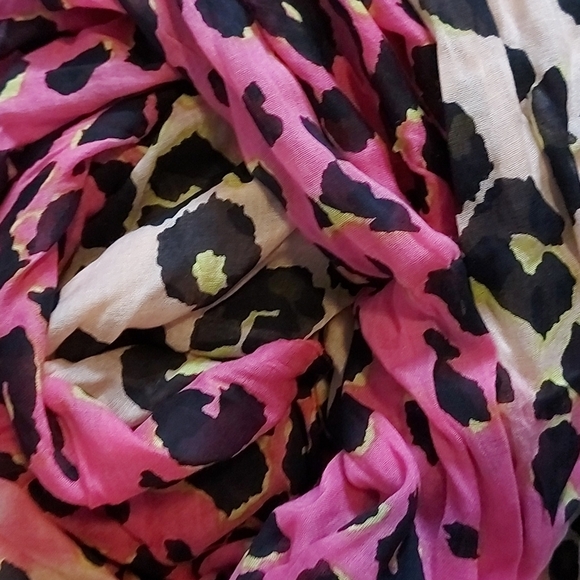 Vintage Steve Madden Leopard Print Scarf - Picture 4 of 5